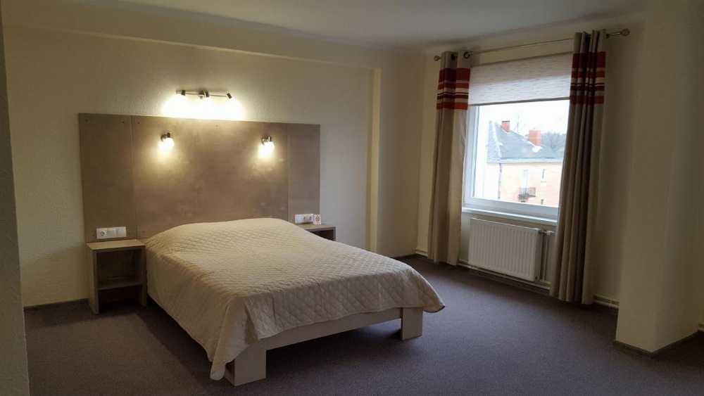 Room image 2
