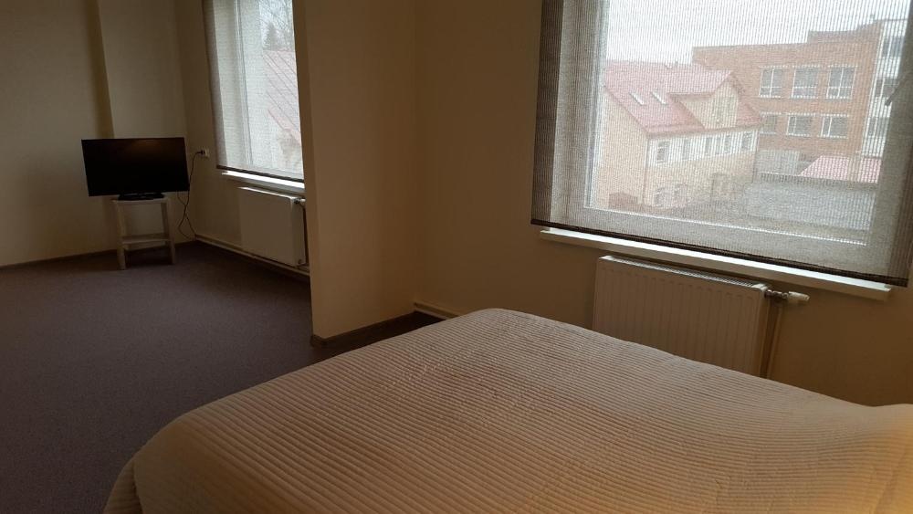 Room image 4