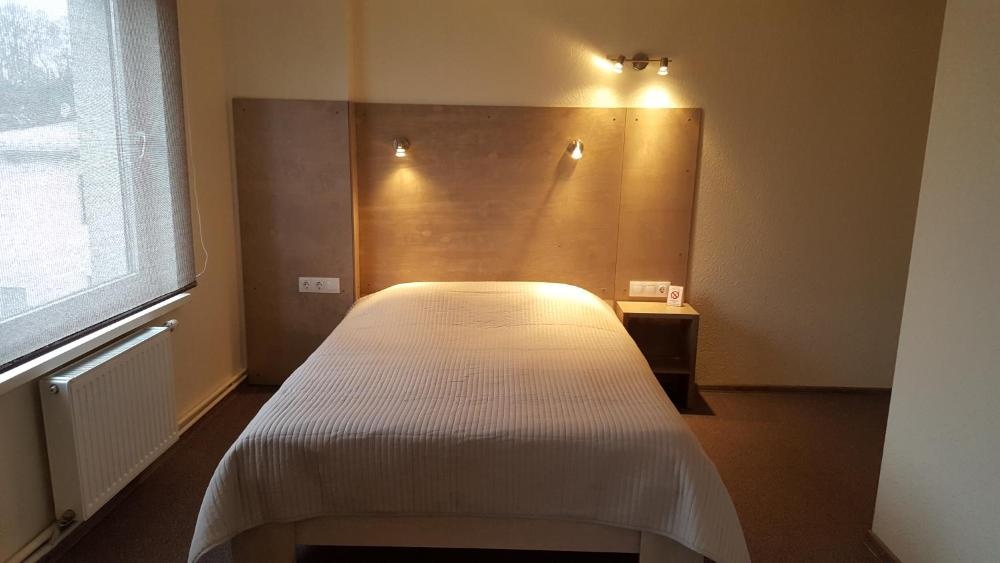 Room image 2