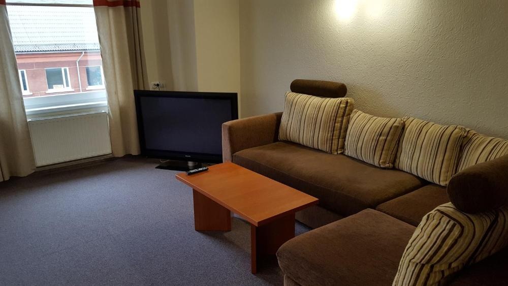 Room image 4